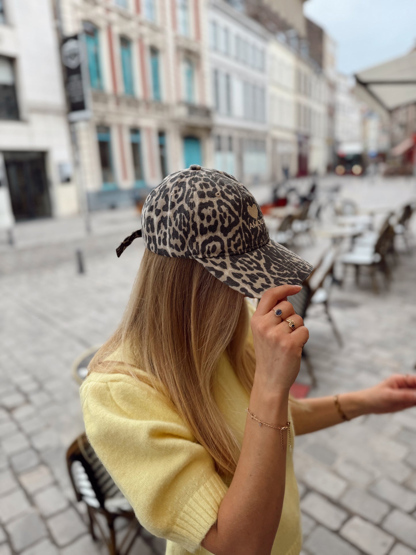 Casquette léopard AMOUR doré